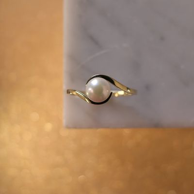 8 carat ring with pearl Image 2 of 8 carat ring with pearl