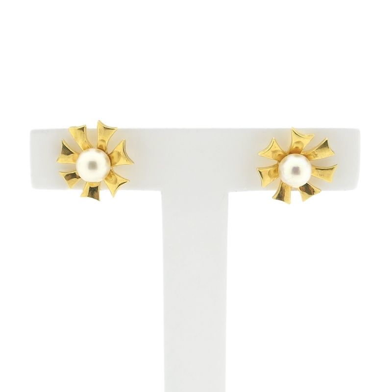 Image 1 of Gold floral stud earrings with pearl