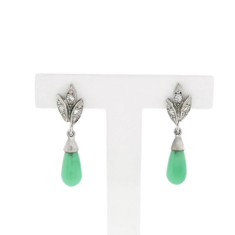 Image 3 of Vintage white gold stud earrings with jade and diamond 0.12 ct.