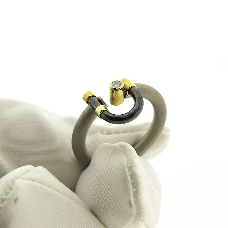 Image 7 of Tricolor ring with diamond; 0.06 ct.