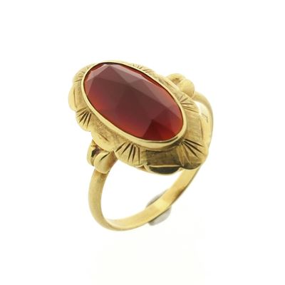 Gold ring with carnelian | Vintage Image 1 of Gold ring with carnelian | Vintage
