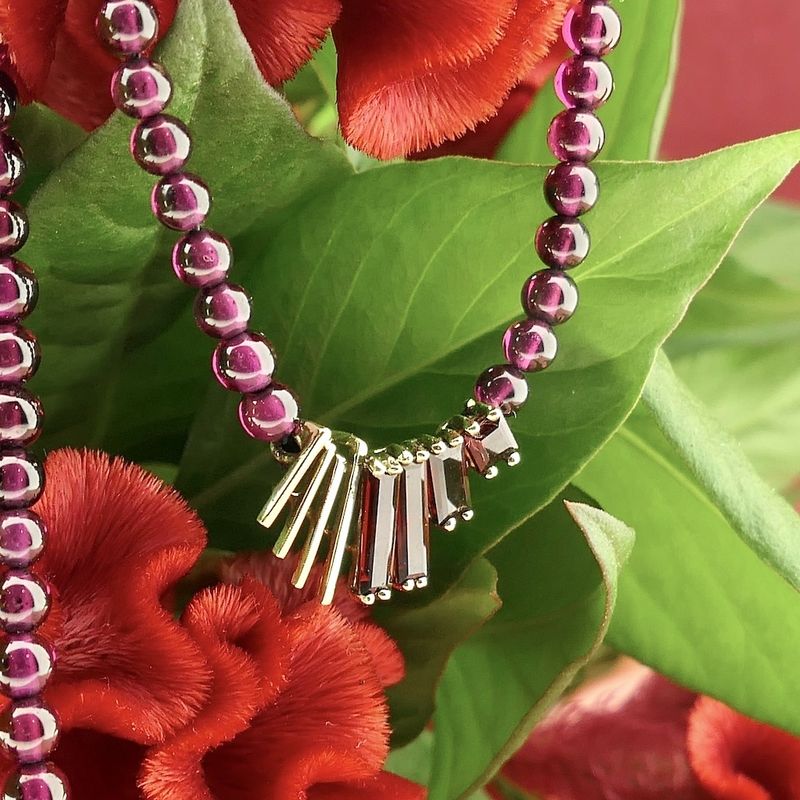 Image 7 of Glass bead necklace with gold pendant