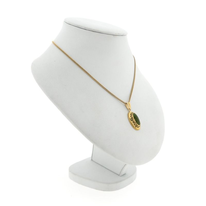 Image 6 of Gold pendant with Jade