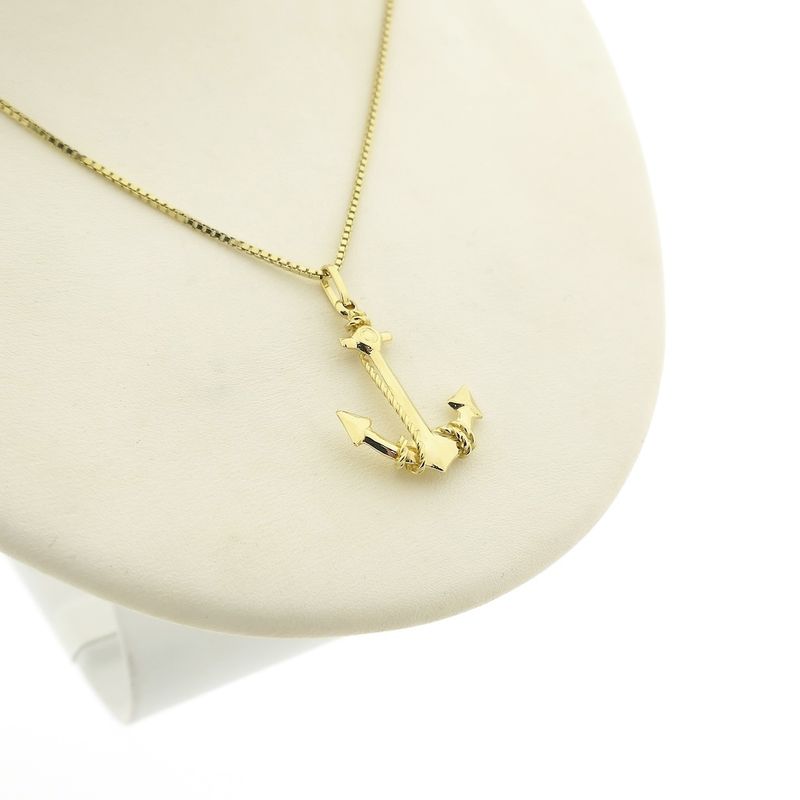 Image 9 of Gold pendant of an anchor with rope