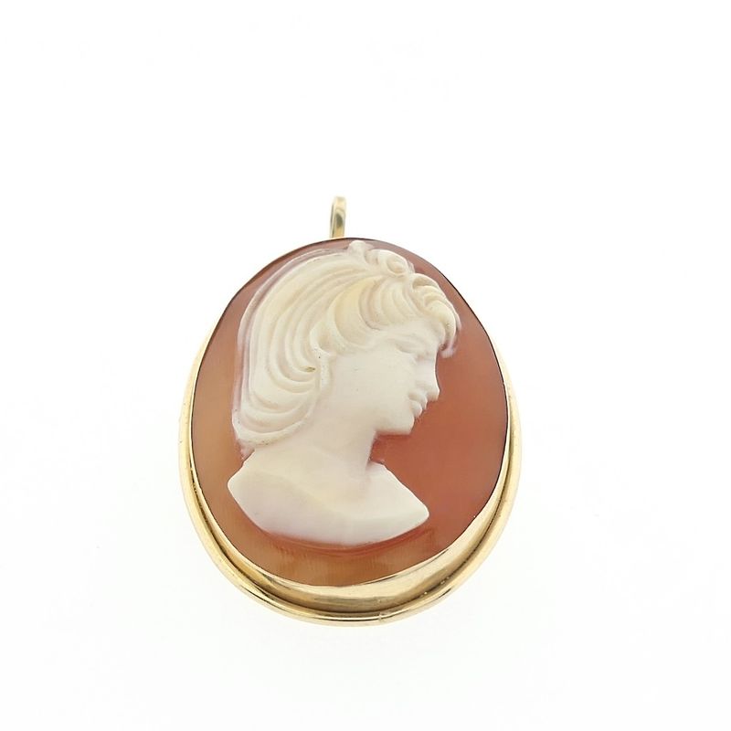 Image 3 of Vintage gold brooch/pendant with cameo