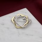 Afbeelding 2 van Bicolor gouden broche met diamanten; 0,06 ct. 