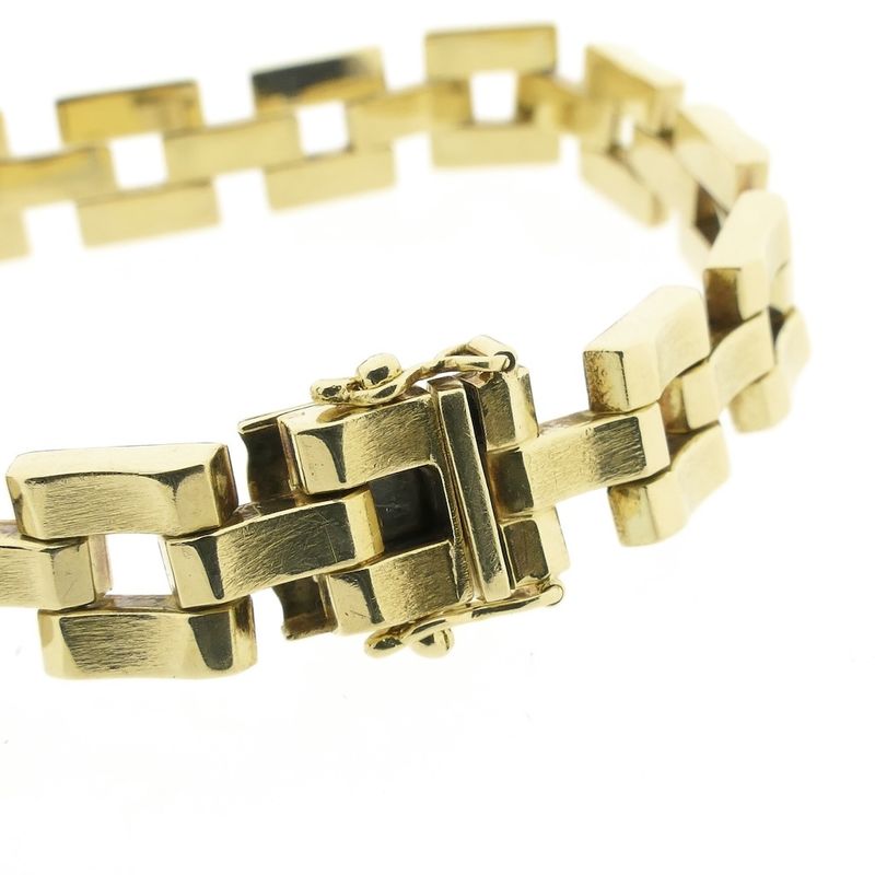 Image 4 of Gold Bismarck link bracelet
