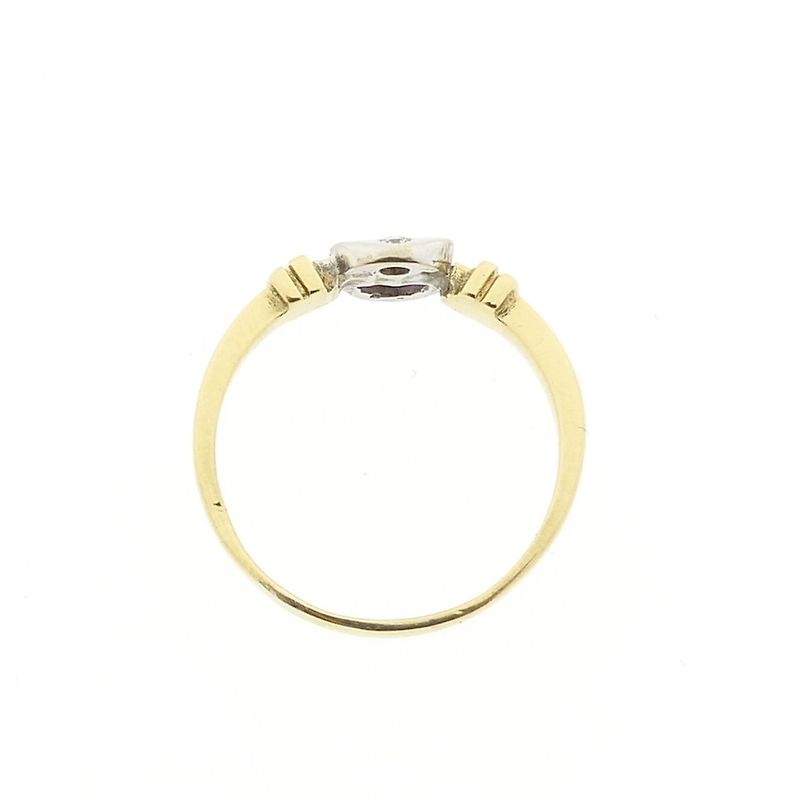 Image 4 of Two-tone gold ring with ruby ​​and diamond; 0.02 ct.