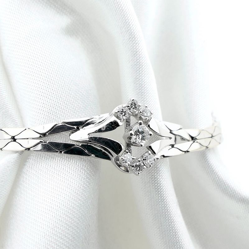 Image 9 of White gold cobra link bracelet with diamonds