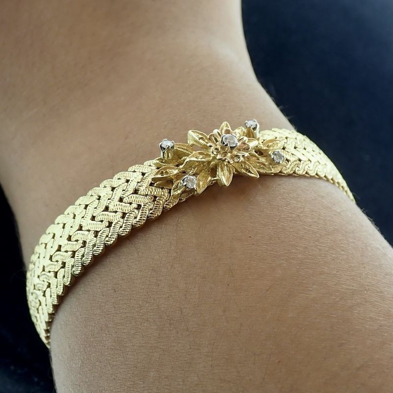 Image 2 of Vintage gold bracelet with diamonds approx. 0.20 ct.