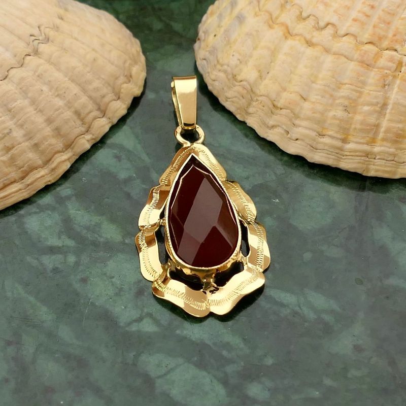 Image 2 of Vintage gold pendant with carnelian