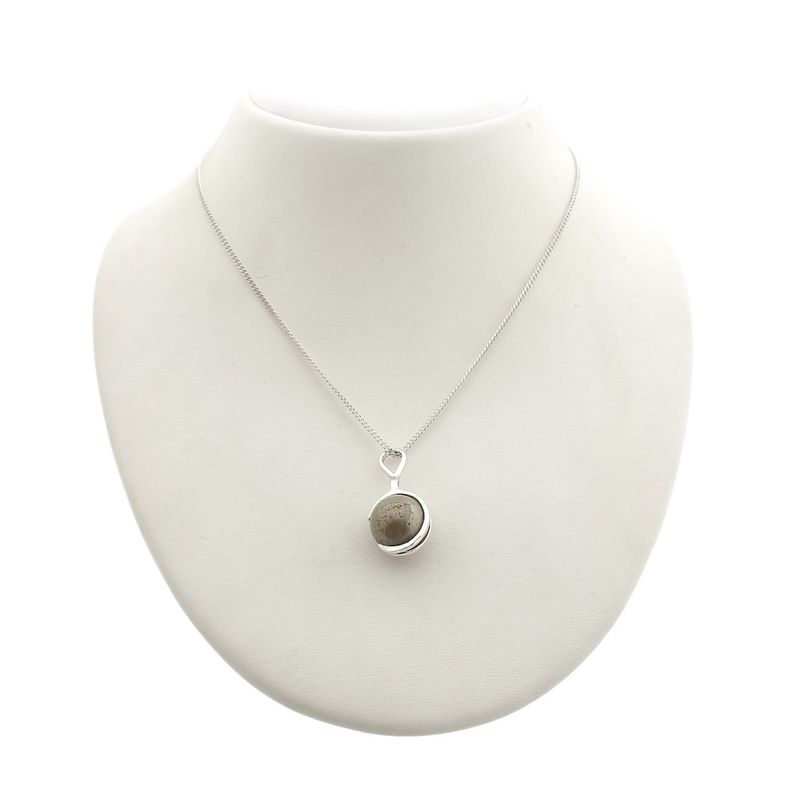 Image 4 of Silver pendant with beige moonstone