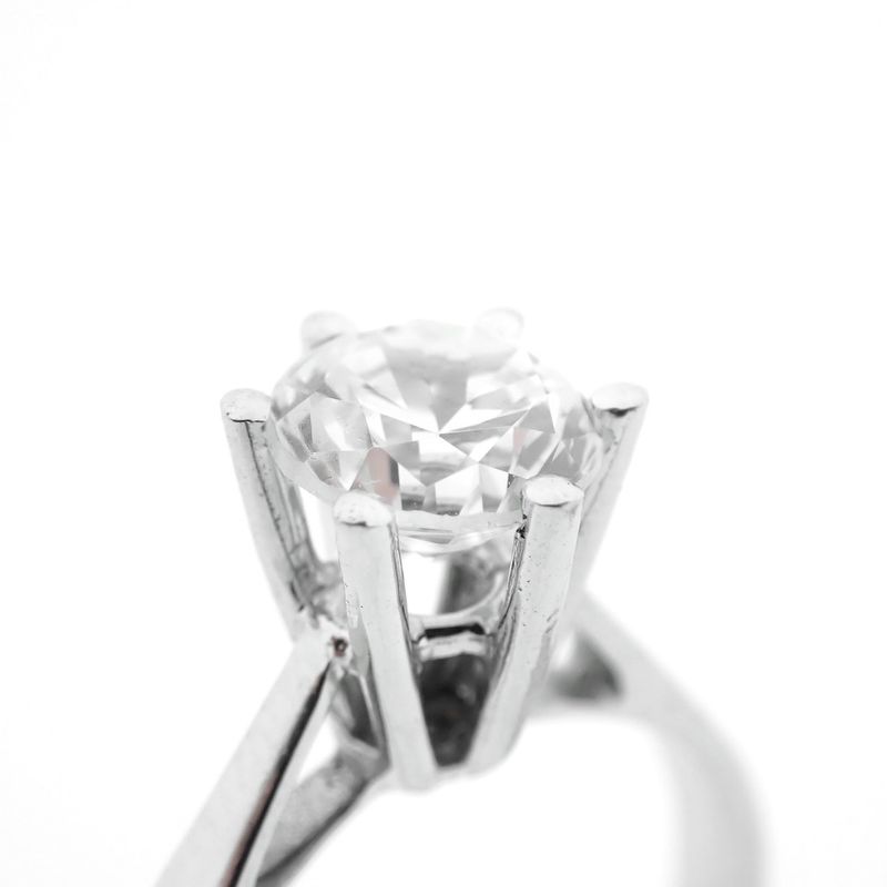 Image 3 of White gold ring with zirconia stone