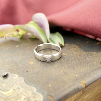 Image 2 of White gold women's ring with diamond | 0.05 ct.