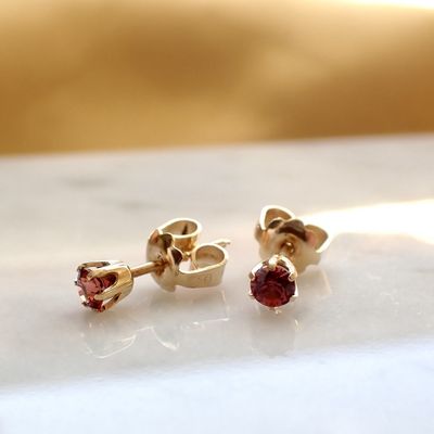 Gold stud earrings with red/rose stone Image 2 of Gold stud earrings with red/rose stone
