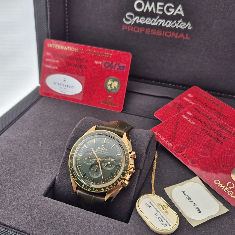 Image 9 of Omega Speedmaster Professional Moonwatch; 18ct. Moonshine Gold