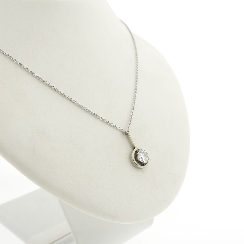Image 3 of White gold necklace with fixed pendant and diamond; 0.70 ct.