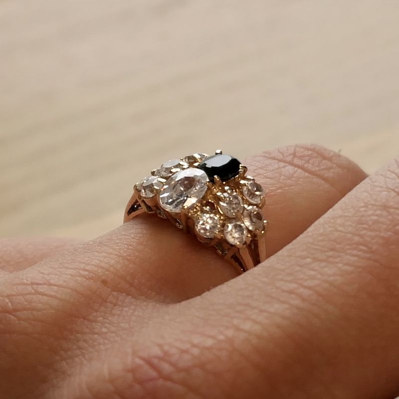 Image 7 of Gold ring with zirconia