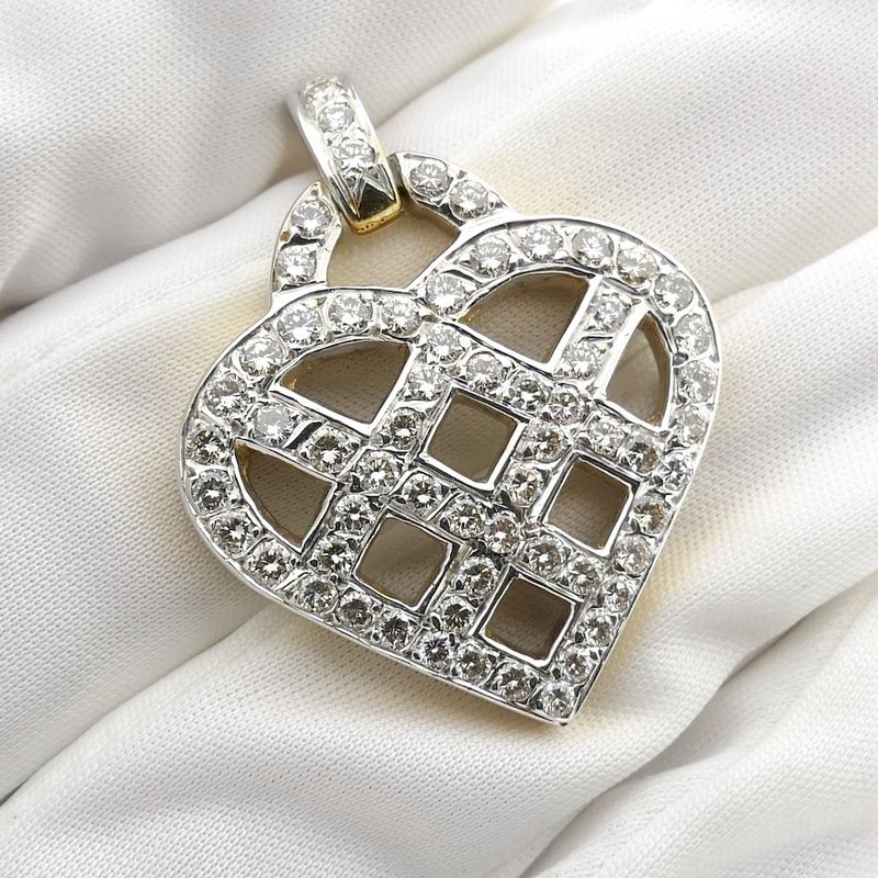 Image 7 of Gold heart pendant with diamonds; 1.30 ct.
