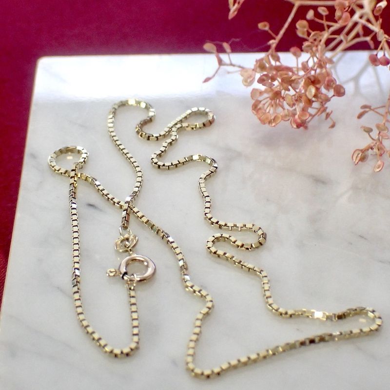 Image 2 of Gold Venetian chain | 38.7 cm