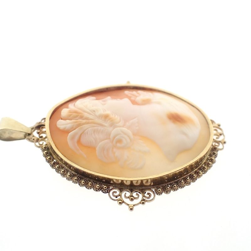 Image 4 of Vintage gold pendant with cameo