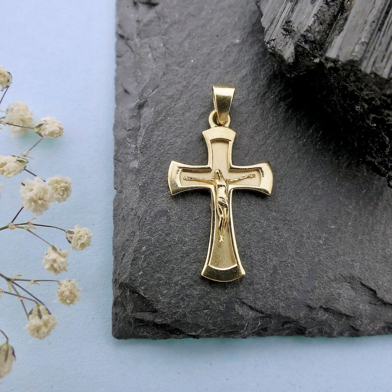 Image 7 of Gold pendant of a cross with corpus