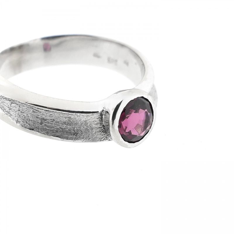 Image 6 of White Gold Ladies' Ring with Pink Spinel