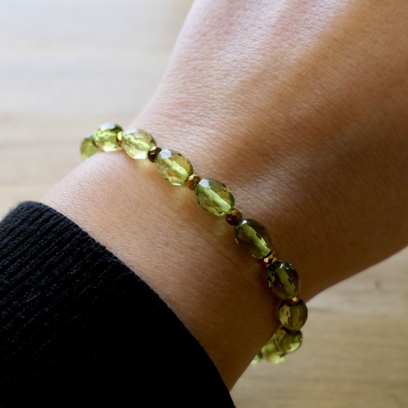 Image 7 of 9 carat peridot bead bracelet