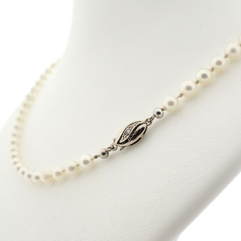 Image 4 of Vintage/antique pearl necklace with 18K white gold clasp | 59 cm