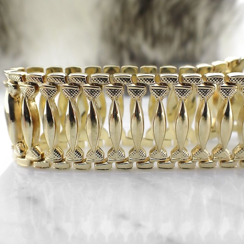 Image 7 of Vintage gold link bracelet; 19.5 cm