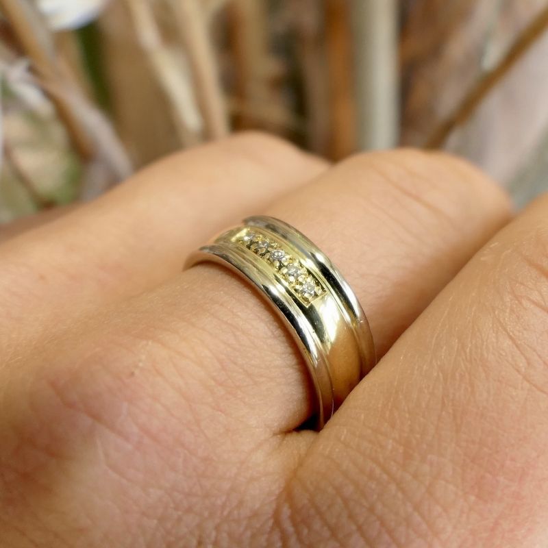 Image 9 of Bicolor wide gold ring with diamond; 0.10 ct.