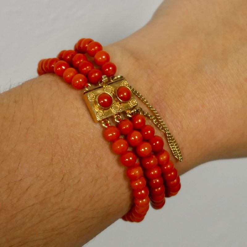 Image 10 of Antique red coral bead bracelet with gold decorative clasp
