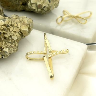 Image 2 of Gold pendant of a cross with zirconia