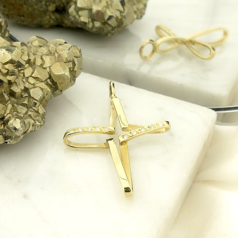 Image 2 of Gold pendant of a cross with zirconia