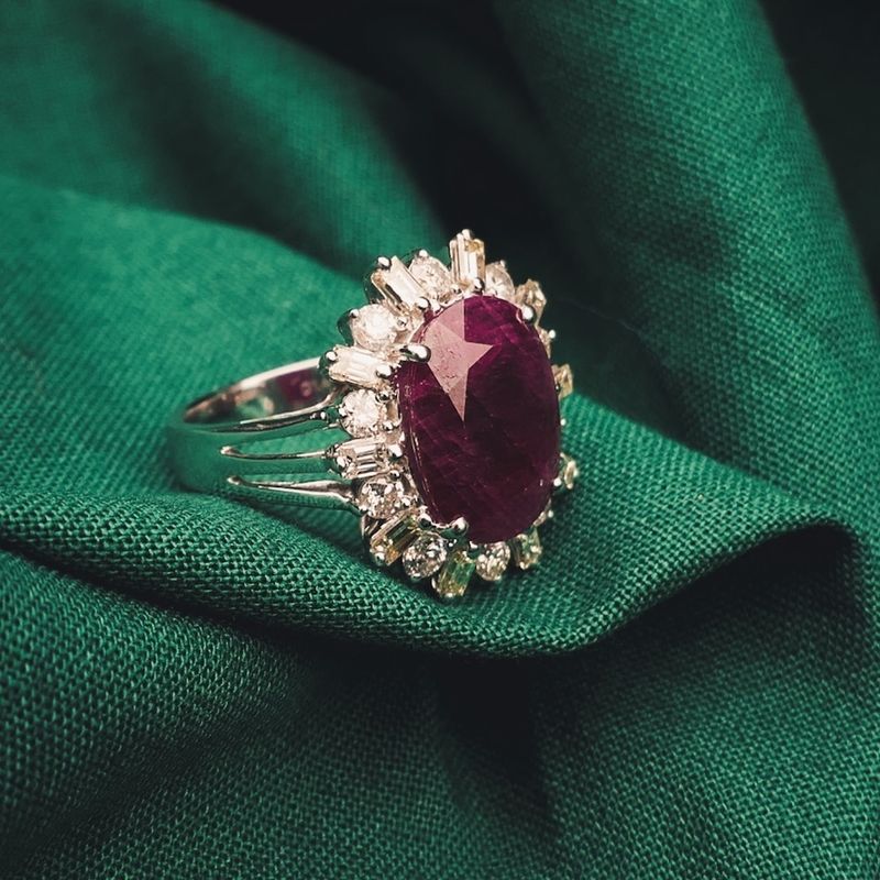 Image 7 of White gold solitaire ring with ruby ​​and diamond; 1.45 ct.