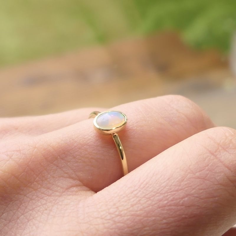 Image 8 of Gold ring with precious opal