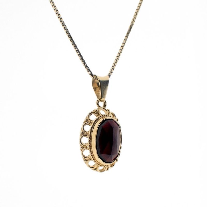 Image 7 of Vintage gold pendant with oval garnet