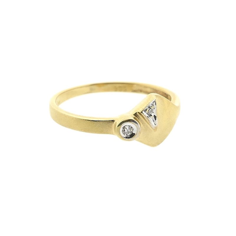 Image 4 of 8 carat ring with diamonds; 0.02 ct.