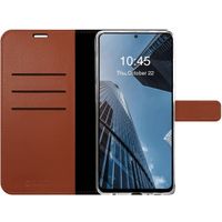 Valenta Gel Skin Bookcase Hoesje - Geschikt voor Samsung Galaxy A13 - Gsm case - Bruin