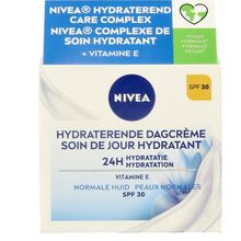Nivea Essentials hydraterende dagcreme SPF30 norm/gem Foto van Nivea Essentials hydraterende dagcreme SPF30 norm/gem