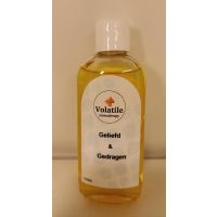 Volatile Massageolie geliefd & gedragen