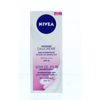Nivea Essentials hydraterende dagcreme SPF15 droog/gev