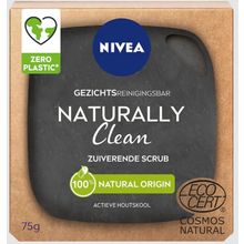 Foto van Nivea Naturally clean zuiverende scrub