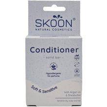 Foto van Skoon Conditioner solid moisture & care