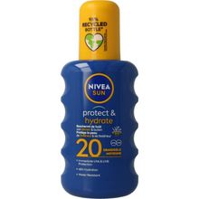 Nivea Sun protect & hydrate zonnespray SPF20 Foto van Nivea Sun protect & hydrate zonnespray SPF20