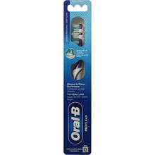 Foto van Oral B Pro 1 clean black hand tandenborstel