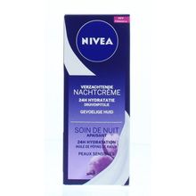 Foto van Nivea Essentials nachtcreme sensitive