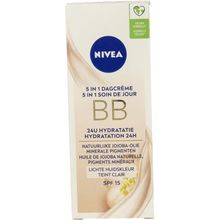 Foto van Nivea Essentials BB cream light SPF10