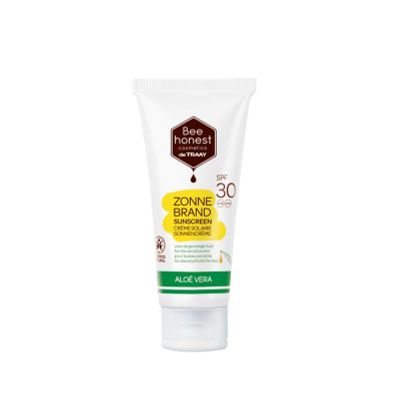 Traay Bee Honest Zonnebrand aloe & honing SPF30 100 milliliter - In de zon