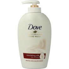 Foto van Dove Silk cream wash pomp